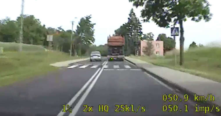 Wyprzedzanie na przejściu dla pieszych. Sulęcin. Fot. KGP