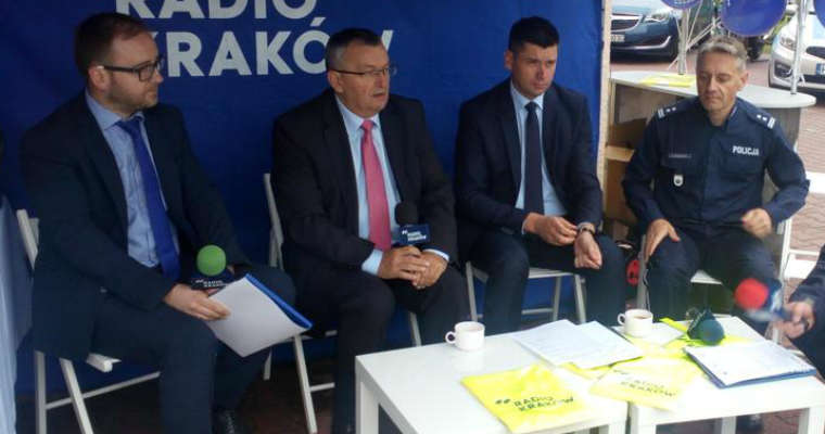 Rozpoczęcie akcji Senior bezpieczny na drodze w miejscowości Klucze z udziałem ministra Andrzeja Adamczyka. Źródło: Twitter