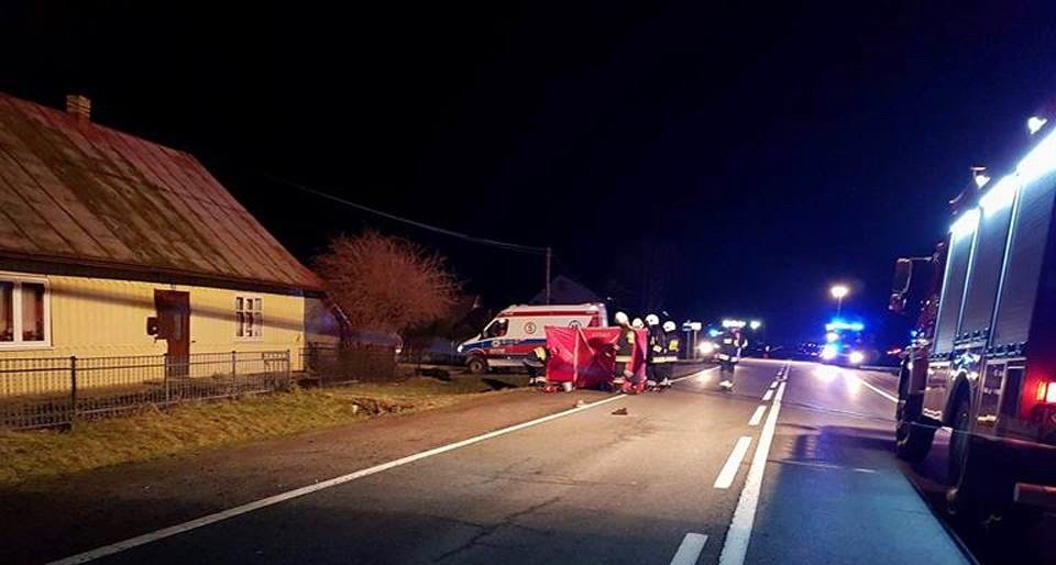 W miejscowości Nowa Wieś koło Łabowej zginęły przechodzące przez drogę babcia i wnuczka. Źródło: OSP Łabowa