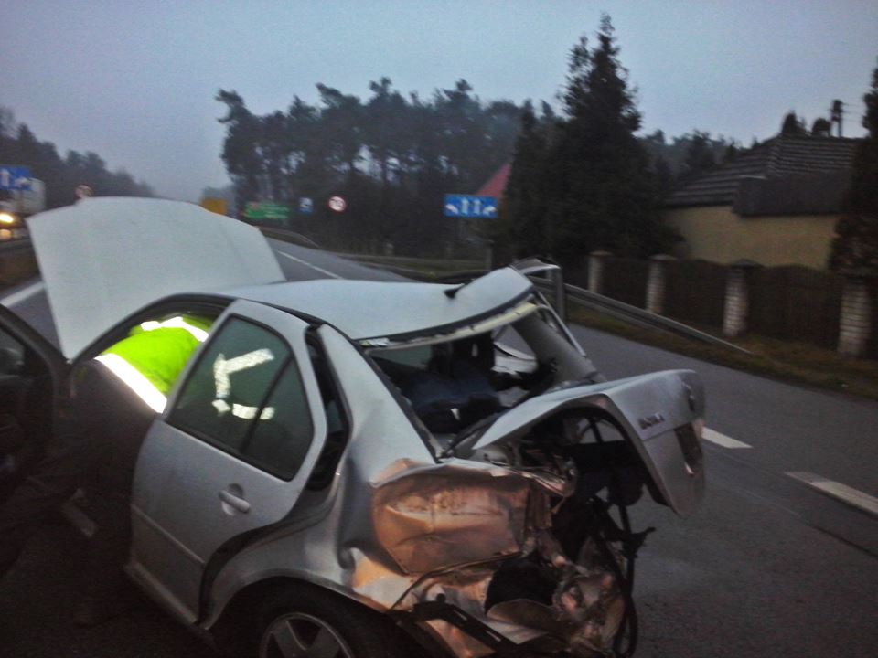 Wypadek z udziałem znanego DJ Doriana T. na drodze S3. Źródło: OSP Różyca/Facebook