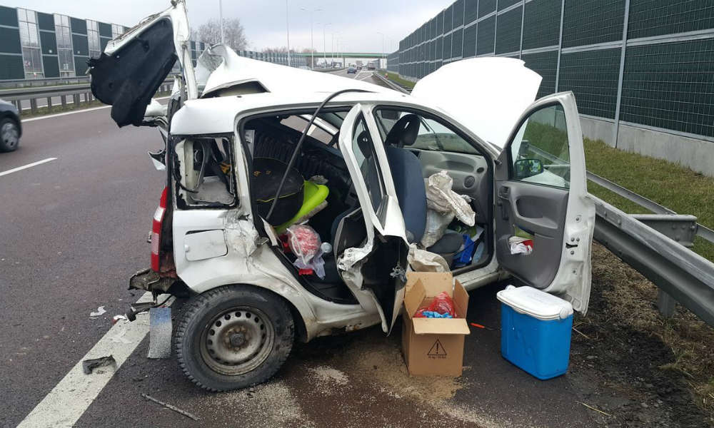 Fiat panda zniszczony w wypadku na S12. Fot. Policja