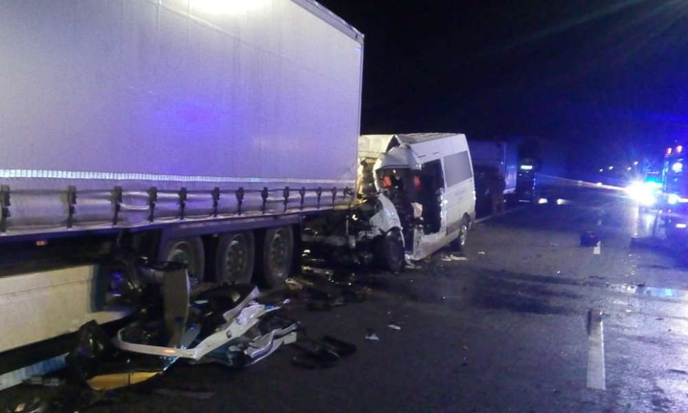 W karambolu na autostradzie A1 pod Toruniem zginęła jedna osoba. Fot. Policja