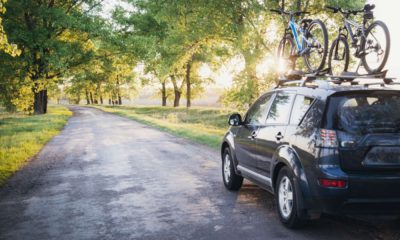 Samochód na drodze. Mat. PZPO
