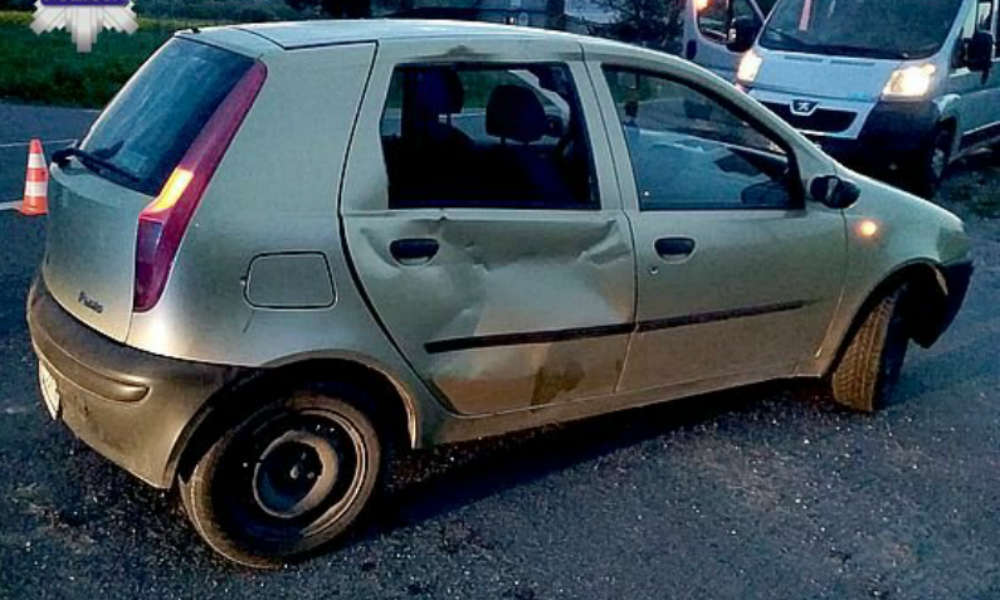Kierowca cofał na skrzyżowaniu i zajechał drogę rowerzyście w miejscowości Sucholwola Fot. Policja