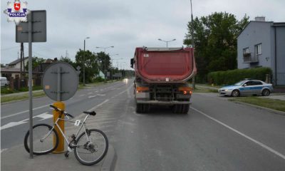 Zderzenie rowerzysty z ciężarówką w Chełmie. Fot. Policja