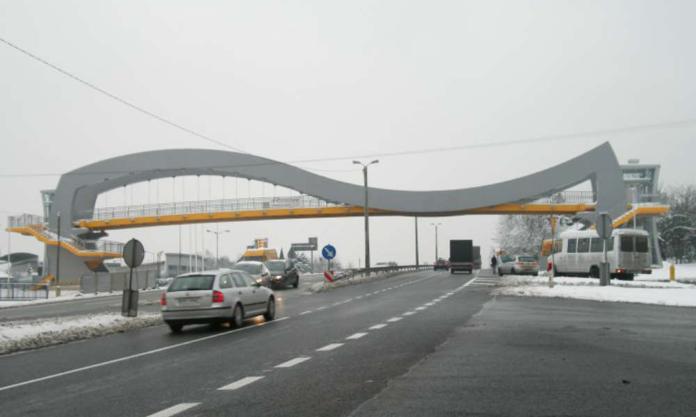 Kładka dla pieszych, która powstała na Zakopiance kosztowała blisko 7 mln zł. Fot. GDDKiA