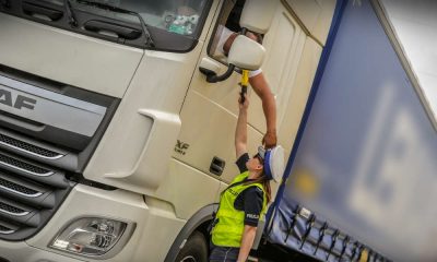 Policja z Gorzowa kontrolowała kierowców ciężarówek na trasie S3. Fot. Policja