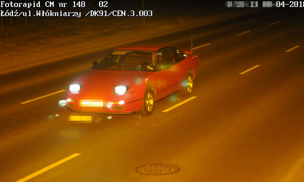 Kierowca nissana jechał 171 km/h przez Łódź. Sąd nakazał mu zapłatę 1200 zł grzywny i na 3 miesiące odebrał prawo jazdy. Fot. CANARD