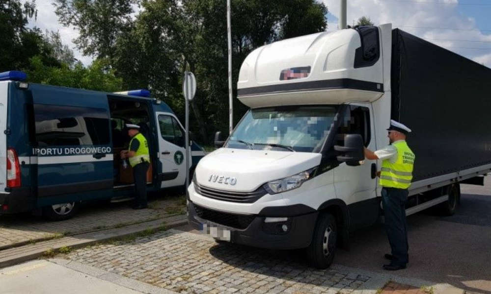 Aż 11 na 21 dostawczaków skontrolowanych ostatnio przez ITD wiozło za dużo ładunku. Fot. ITD