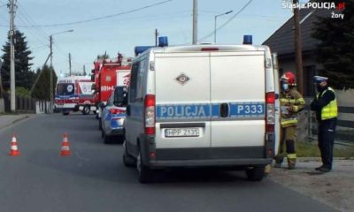 Zmęczony kierowca zasnął za kierownicą w Żorach i wjechał w ludzi na chodniku. Fot. Policja