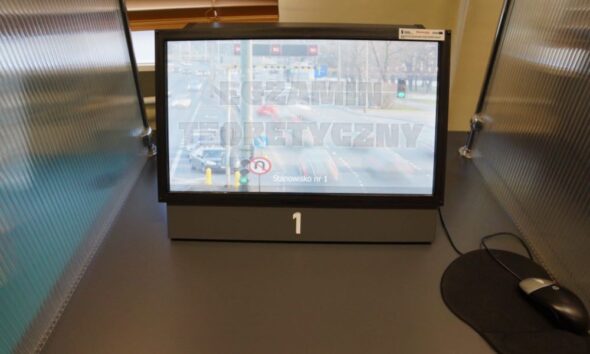 Stanowisko do zdawania egzaminów teoretycznych Źródło: word.radom.pl