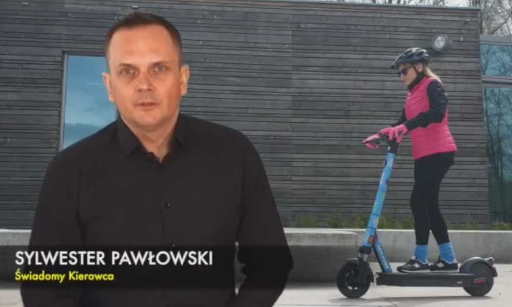 Sylwester Pawłowski w projekcie Świadomy Kierowca stworzył spot tłumaczący nowe zasady poruszania się m.in. na hulajnogach elektrycznych Fot. Świadomy Kierowca