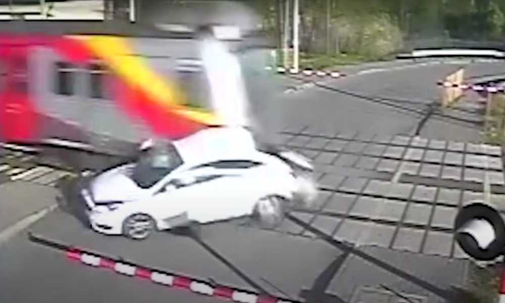 Wypadek na przejeździe kolejowo-drogowym w Radziwiłłowie w maju 2021 r. Źródło: PKP PLK