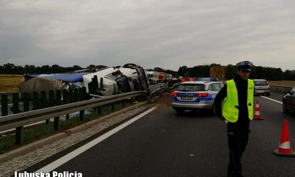 Kolizja na drodze ekspresowej S3. Fot. Policja