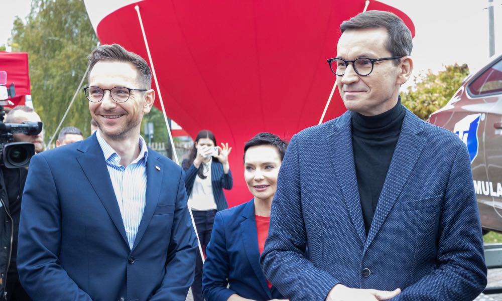 Premier Mateusz Morawiecki i wiceminister funduszy i polityki regionalnej Waldemar Buda Fot. MFiPR