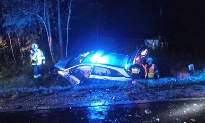 Kierowca spowodował wypadek, w którym poszkodowani zostali policjanci Fot. Facebook/OSP Lisia Góra