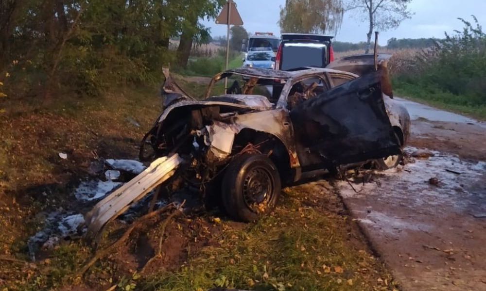 W wypadku w Romanowie zginęły cztery osoby w wieku od 15 do 18 lat. Fot. PSP Maków Mazowiecki