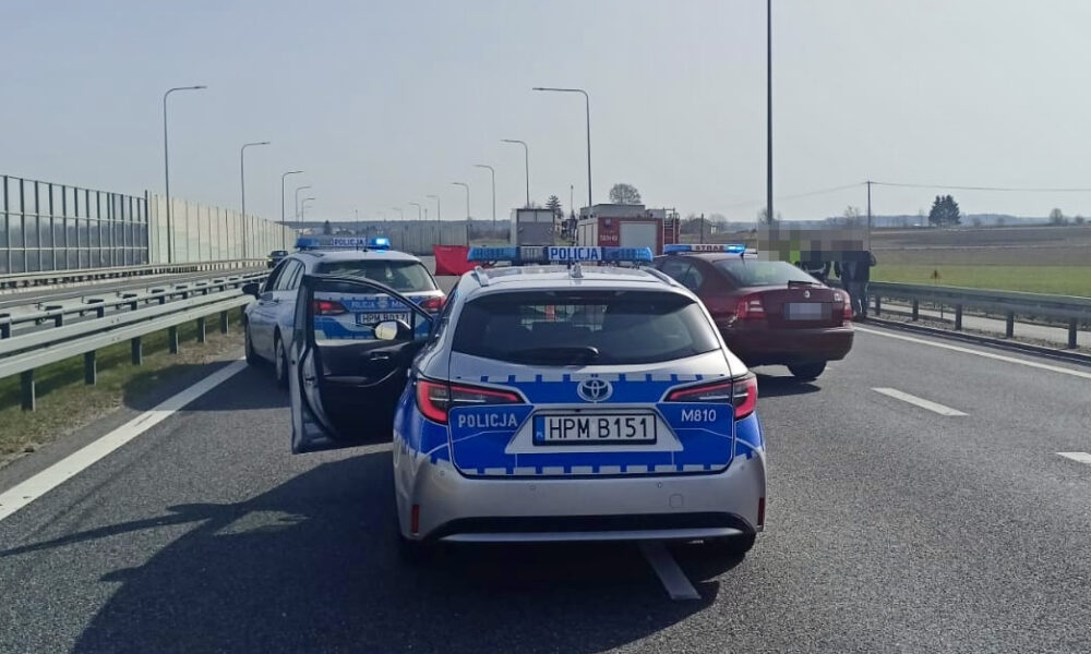 Motocyklista zginął na drodze S8 wczoraj, 14 kwietnia 2022 r. Fot. Policja