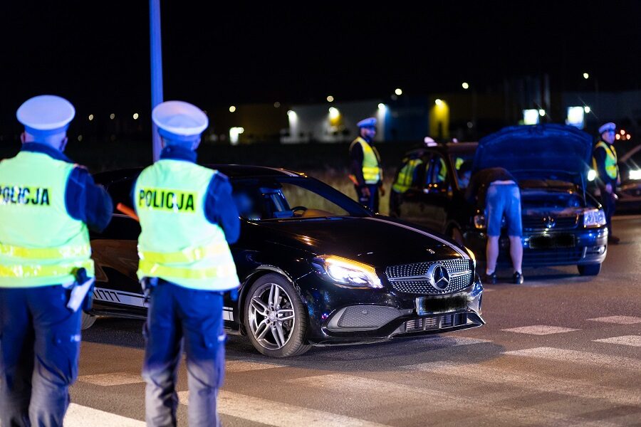 Policja zatrzymała dziewięć osób za zorganizowanie nielegalnej imprezy masowej Fot. Policja