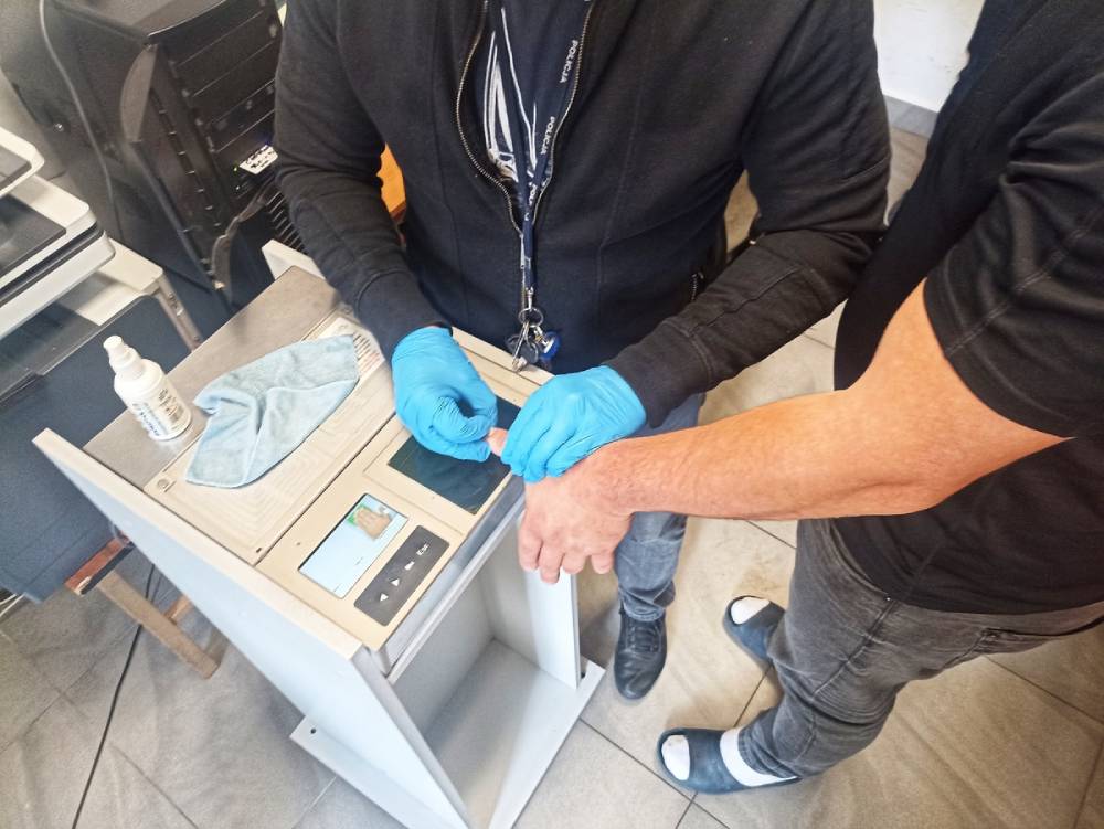 Po pobiciu recepcjonisty, gość hotelowy został zatrzymany Fot. Policja