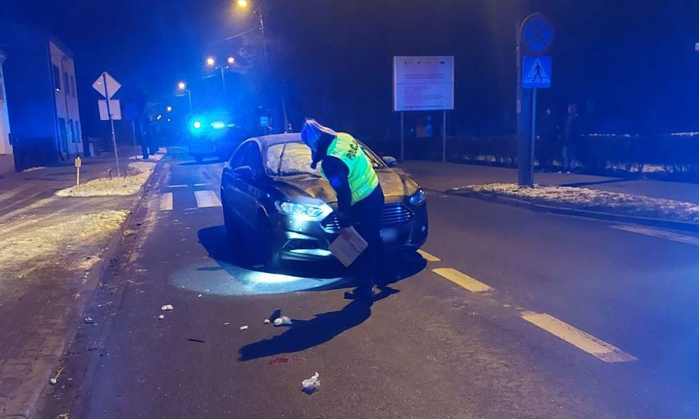 Miejsce wypadku drogowego przy szkole w Wieluniu Fot. Policja