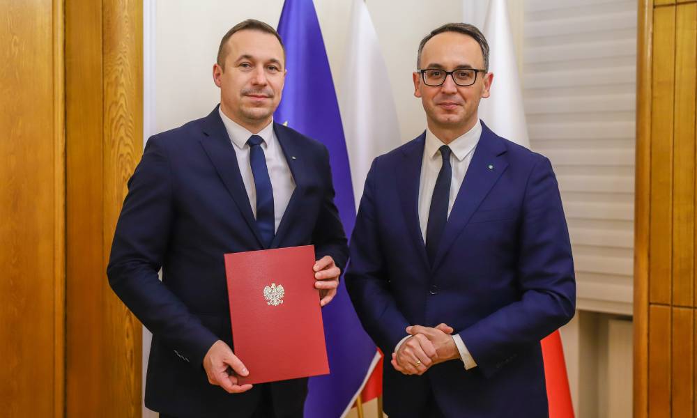 Paweł Gancarz, nowy wiceminister infrastruktury (z lewej) i minister infrastruktury Dariusz Klimczak Źródło: Ministerstwo Infrastruktury