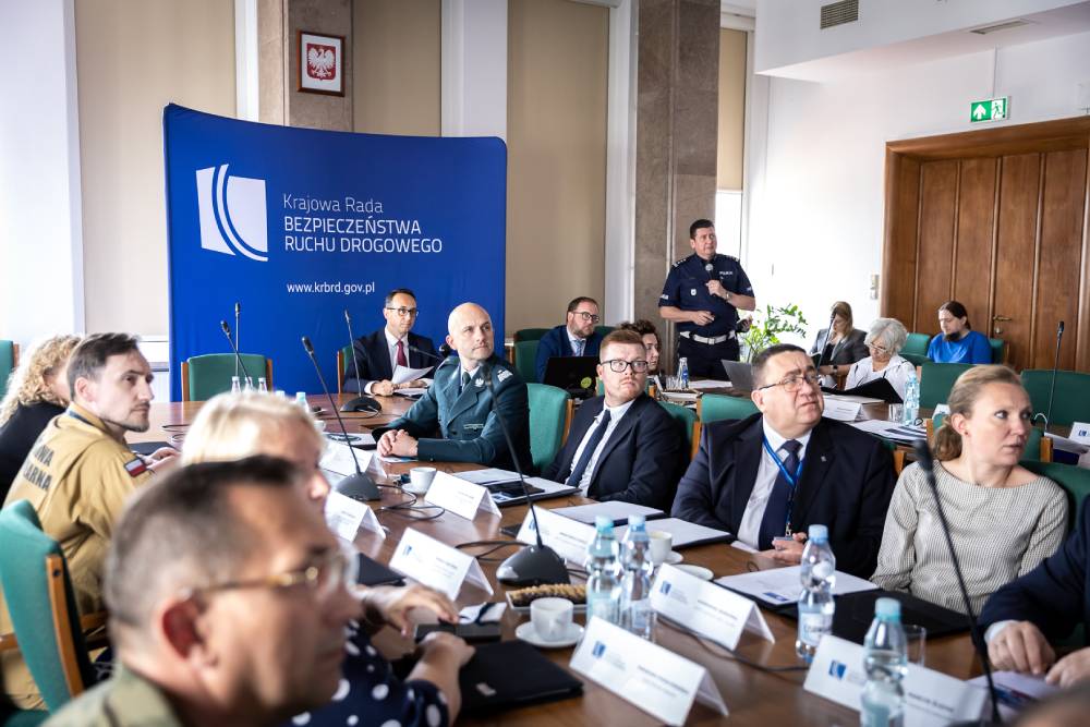 Dziś odbyło się posiedzenie Krajowej Rady BRD na którym opowiedziano się za rozszerzeniem kar dla piratów drogowych Źródło: Ministerstwo Infrastruktury