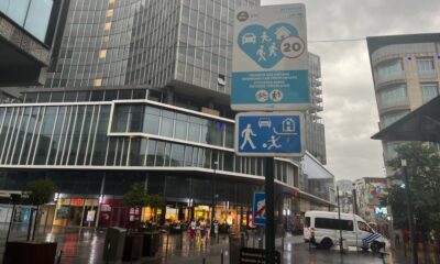 Od stycznia 2021 r. w całej Brukseli obowiązuje domyślny limit prędkości 30 km/h. Choć w ścisłym centrum są jeszcze strefy, które obniżają ten limit do 20 km/h Fot. Łukasz Zboralski/brd24.pl