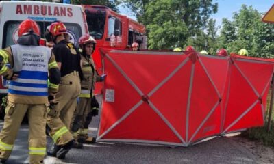 Ofiary wypadku do szpitala zabrał śmigłowiec LPR Fot. Komenda Powiatowa PSP w Pruszczu Gdańskim/Facebookl