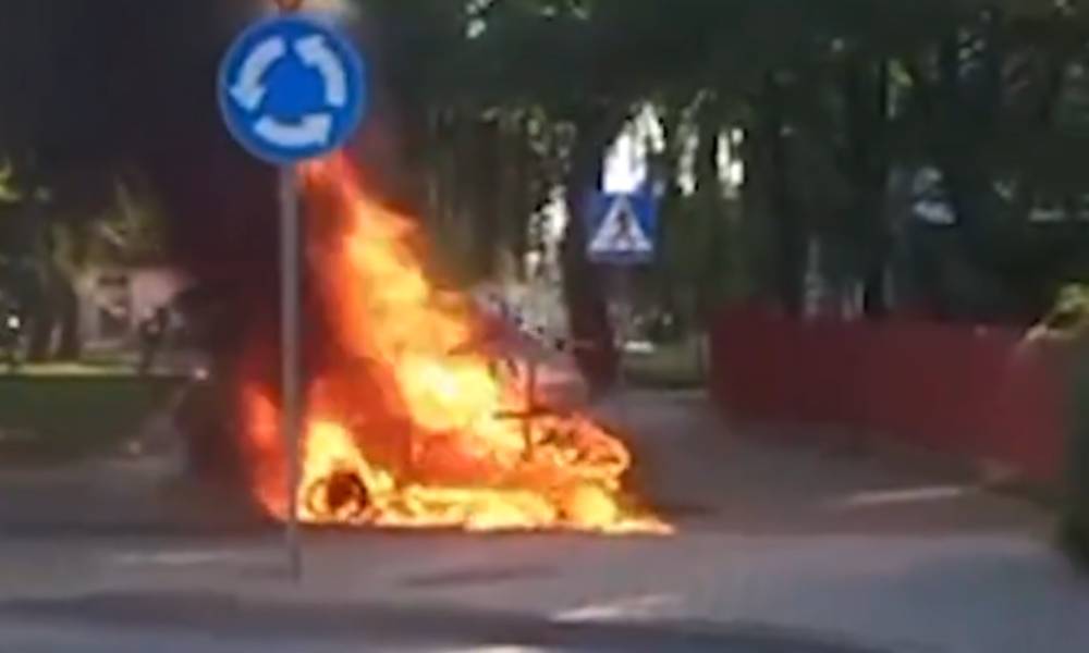 Pożar samochodu elektrycznego w Skierniewicach Źródło: X/TVP Info