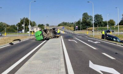Kierowca dostawczaka nie zastosował się do znaku STOP. Kierowca osobówki jechał drogą, która nie została oddana do ruchu Fot. Policja
