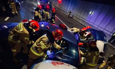 Ćwiczenia straży pożarnej w symulowanym karambolu w tunelu trasy S2 Fot. PSP Warszawa