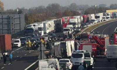 Wypadek ciężarówki i samochodu osobowego na drodze ekspresowej S5 pod Poznaniem Fot. OSP Kleszczwo