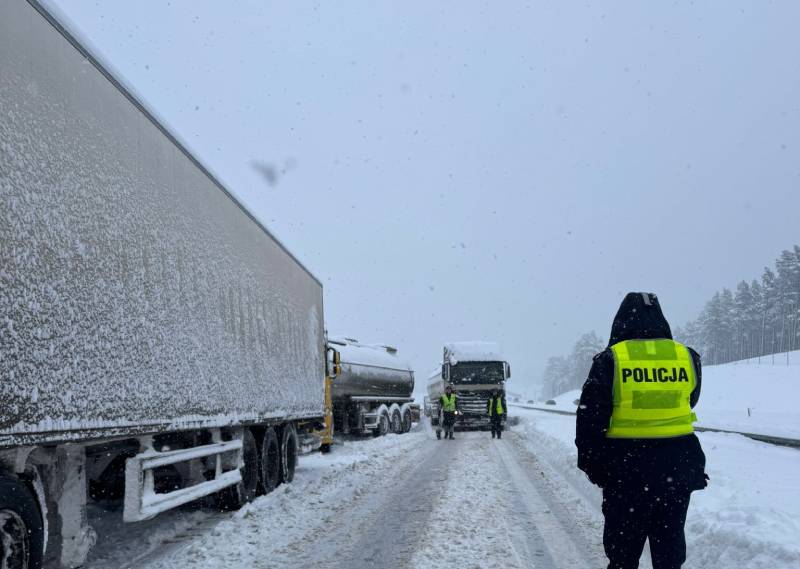 Po paraliżu na S7 rząd uderza w kierowców ciężarówek. Wzmożone kontrole