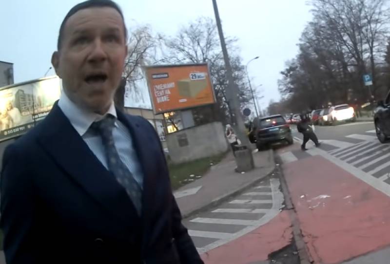 Awantura po uwadze o złym parkowaniu. Radosław Majdan z kobietą rzucają mięsem