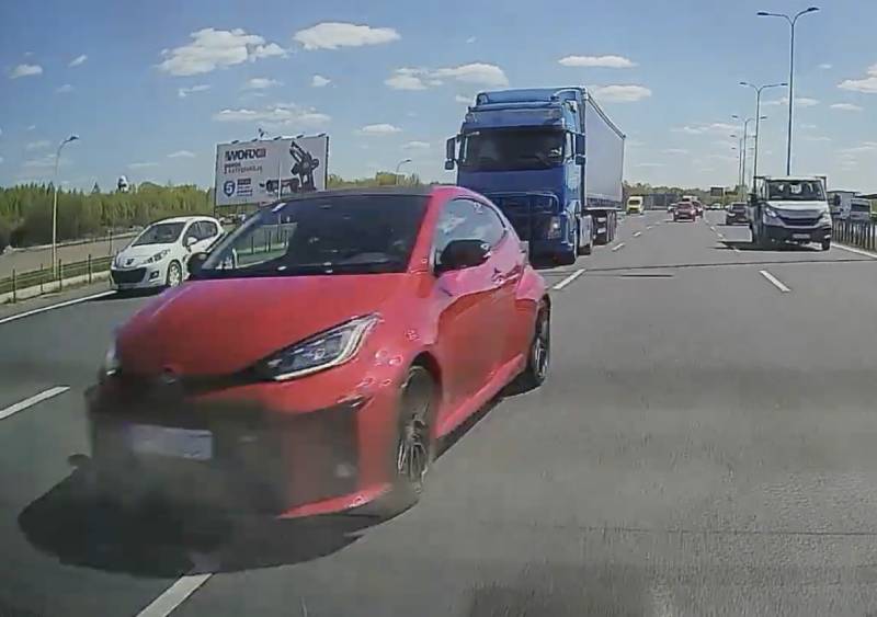 Wykonał bezsensowne manewry, za to niebezpieczne. Do czego zachęca Toyota GR?