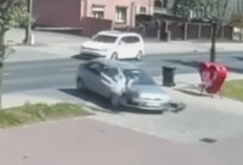 Kierująca zajechała drogę, a 16-latek pędził na nielegalnej hulajnodze