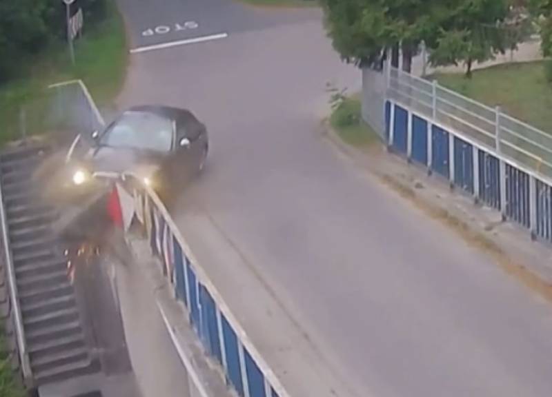 Pijana Ukrainka prawie wypadła z mostu w Międzylesiu. Karę dostał też jej pasażer z Gruzji