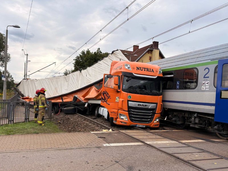 Kierowca ciężarówki zderzył się z pociągiem Intercity w Gdańsku