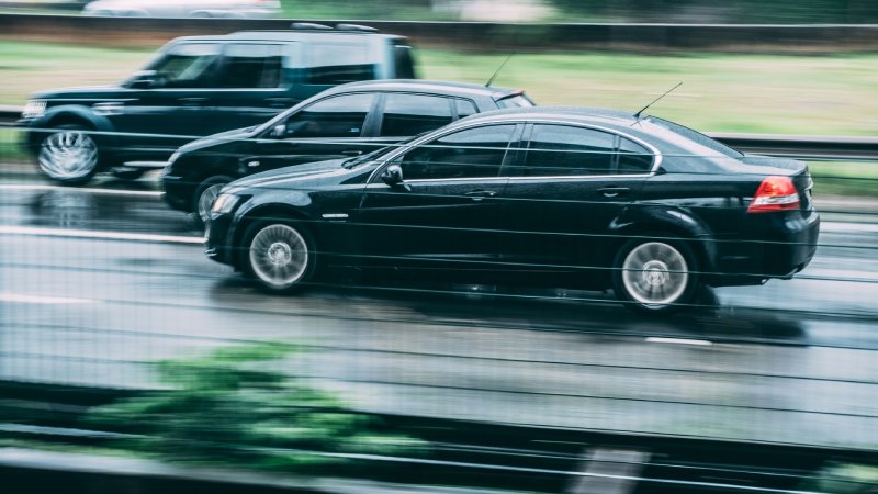 Sedan czy SUV – który samochód zapewni większy komfort i poczucie bezpieczeństwa?