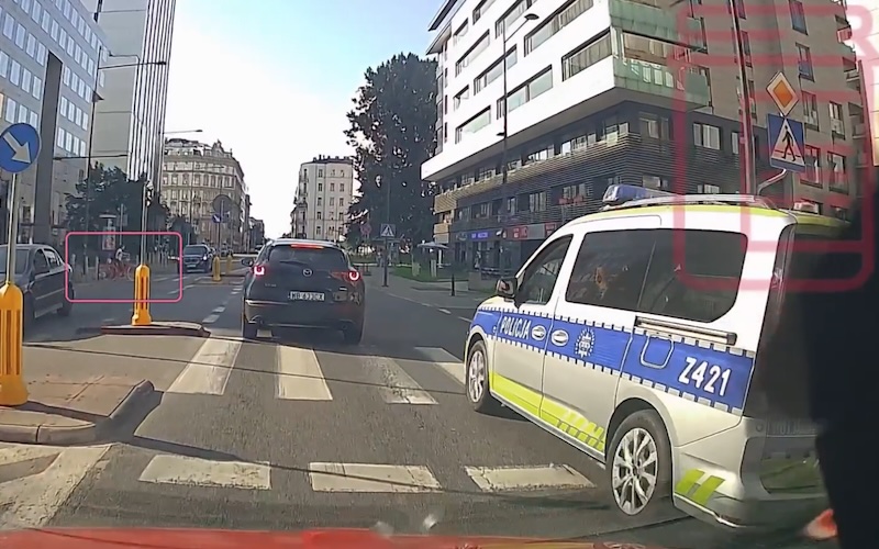 Stołeczna policja chroniła pirata w radiowozie? Dopiero po interwencji KGP wysłała wniosek o ukaranie